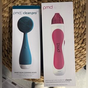 PMD Blue Cleansing Device and Pink Microderm Set